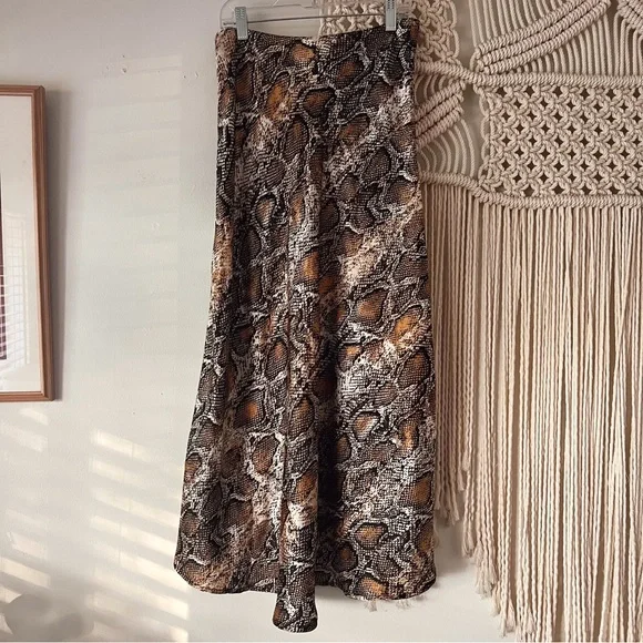 🔻SOLD🔻Zara Snake Print Slip Skirt - Picture 2 of 10